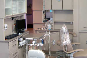 Dental Office - How to Whiten Teeth Fast