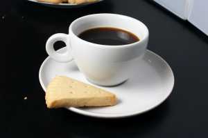 Coffee And Cookie - Best Way to Whiten Teeth at Home Fast