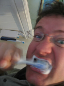 Brushing my teeth (aggressive brushing)