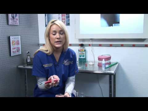 Teeth Whitening : Does Baking Soda Work Well as a Teeth Whitener?